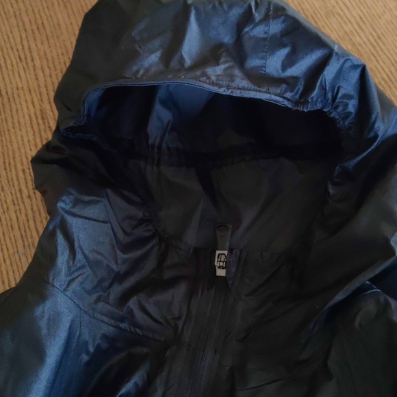 NWT Under A STORM running jacket - Picture 6 of 6